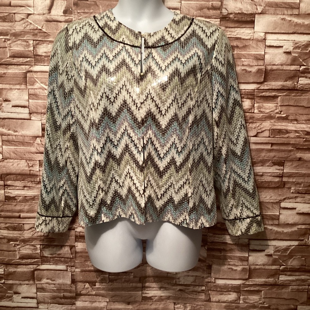 Chic Chevron Patterned Jacket